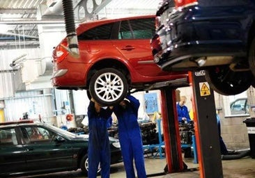 Estos son los puestos de trabajo con mejores sueldos en el sector de la automoción